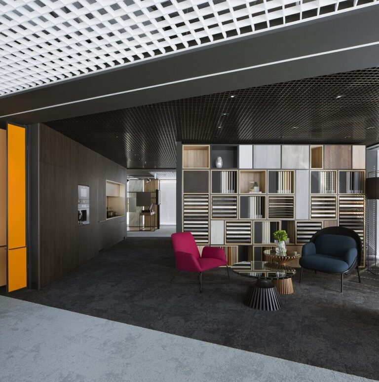 KRONOSPAN OTWORZYŁ W WARSZAWIE NOWOCZESNY SHOWROOM