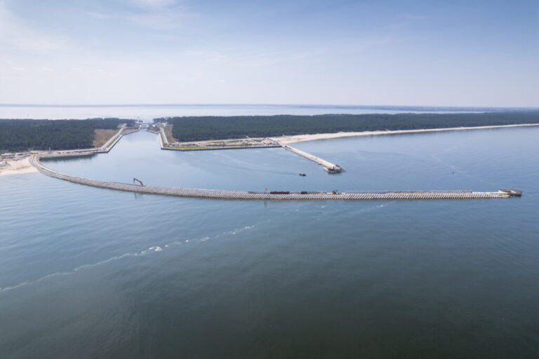 PIERWSZY ETAP BUDOWY DROGI WODNEJ ŁĄCZĄCEJ ZALEW WIŚLANY Z ZATOKĄ GDAŃSKĄ NA UKOŃCZENIU!