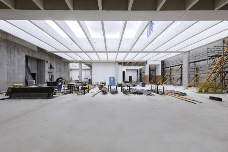 MUZEUM SZTUKI NOWOCZESNEJ W BUDOWIE, CZYLI INTEGRACJA TECHNOLOGII Z ARCHITEKTURĄ