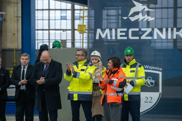 Wiecha na budowie hali kadłubowej w PGZ Stoczni Wojennej w Gdyni!