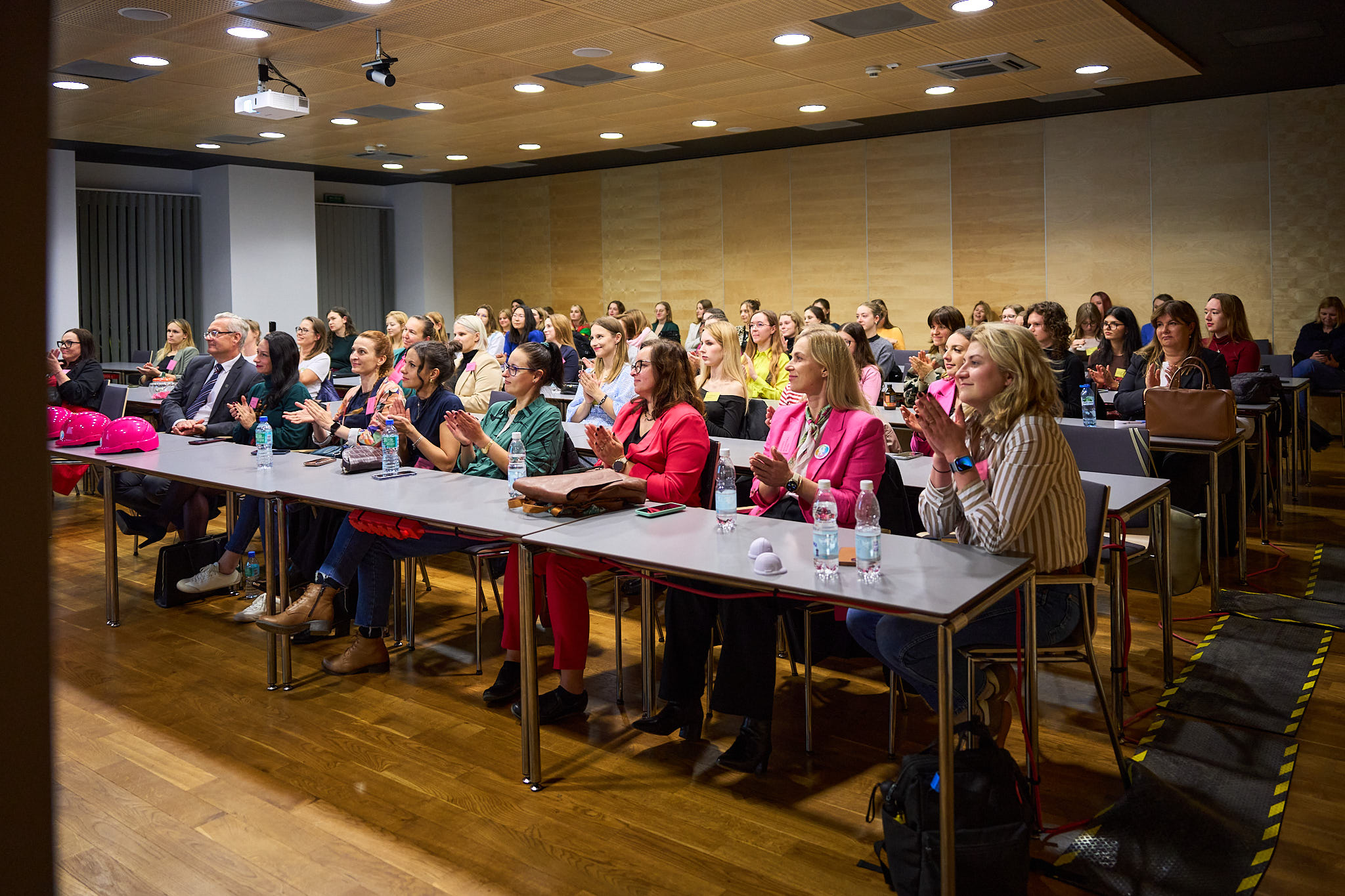 Kobiety w technologiach zdobywają przyszłość dzięki mentoringowi– rekordowe zainteresowanie programem Mentoring F2F