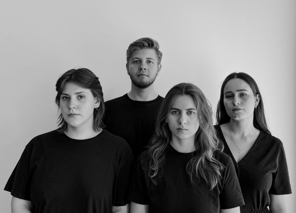 Studenci z Politechniki Wrocławskiej w składzie: Iwona Kin, Alicja Smoczyk, Agata Czugała i Paweł Mordeja
Laureaci regionalni IVA 2024
