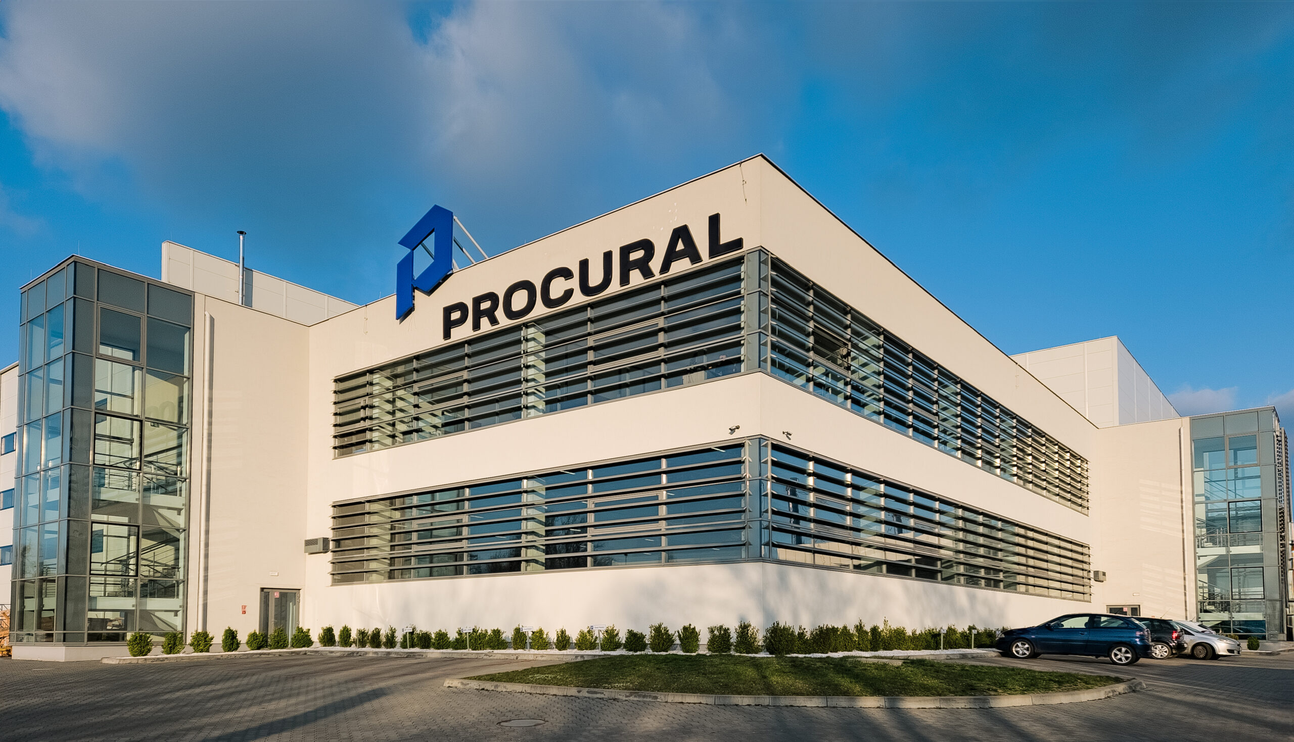 Silny rozwój PROCURAL 